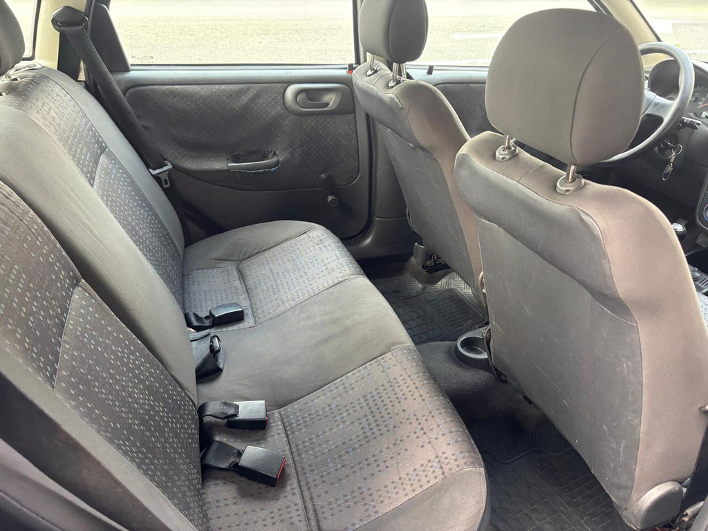 Chevrolet Corsa Sedan Preto