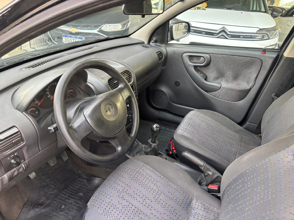 Chevrolet Corsa Sedan Preto