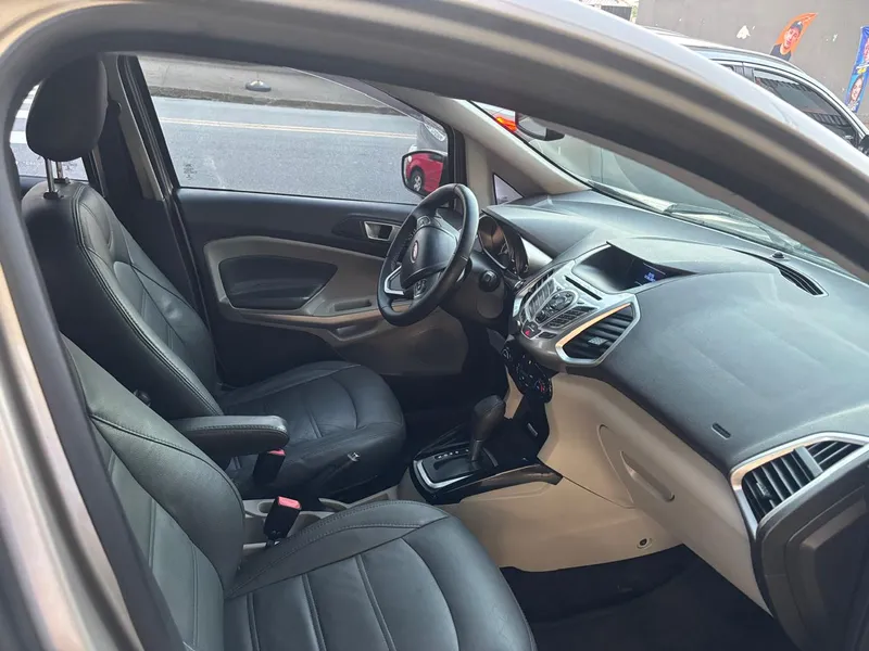 Ford EcoSport Prata