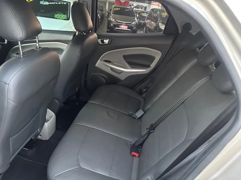 Ford EcoSport Prata