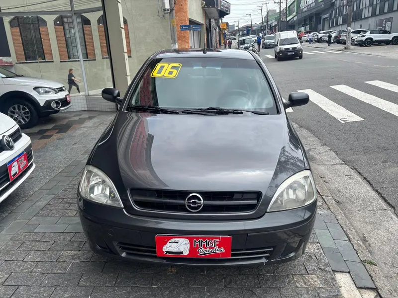Chevrolet Corsa Sedan Cinza