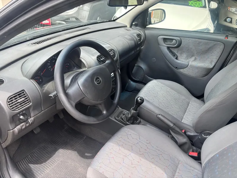 Chevrolet Corsa Sedan Cinza