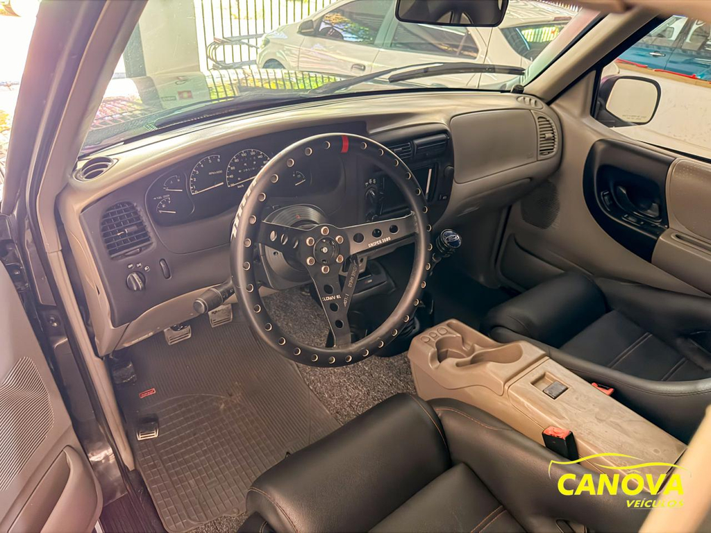Ford Ranger  (Cabine Simples) Cinza