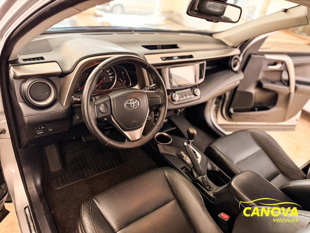 Toyota RAV4 Prata