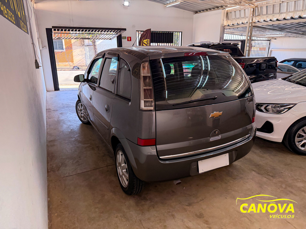 Chevrolet Meriva Cinza