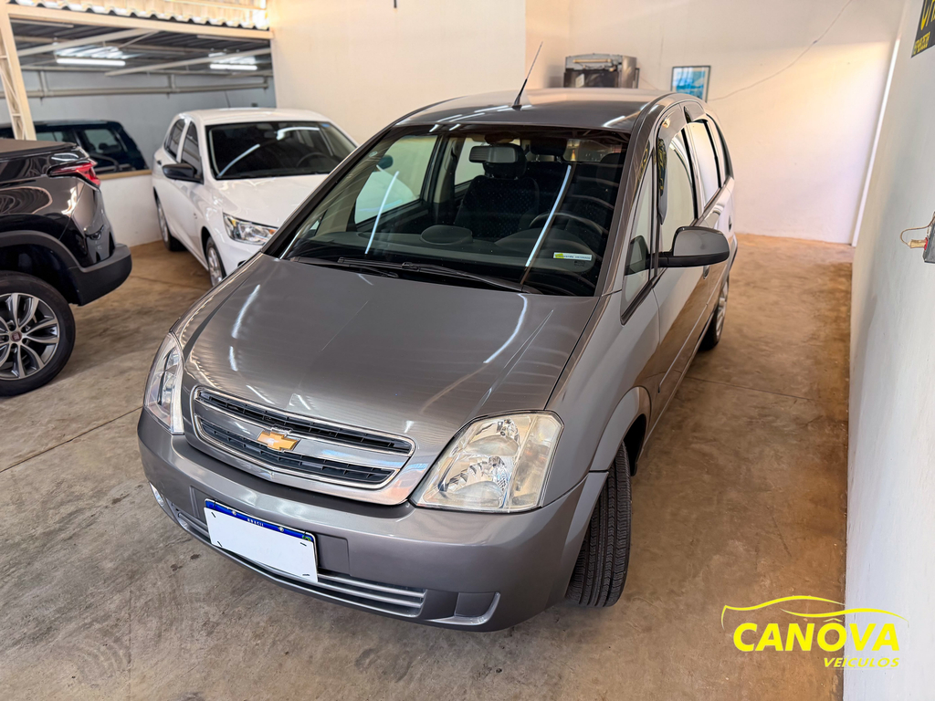 Chevrolet Meriva Cinza