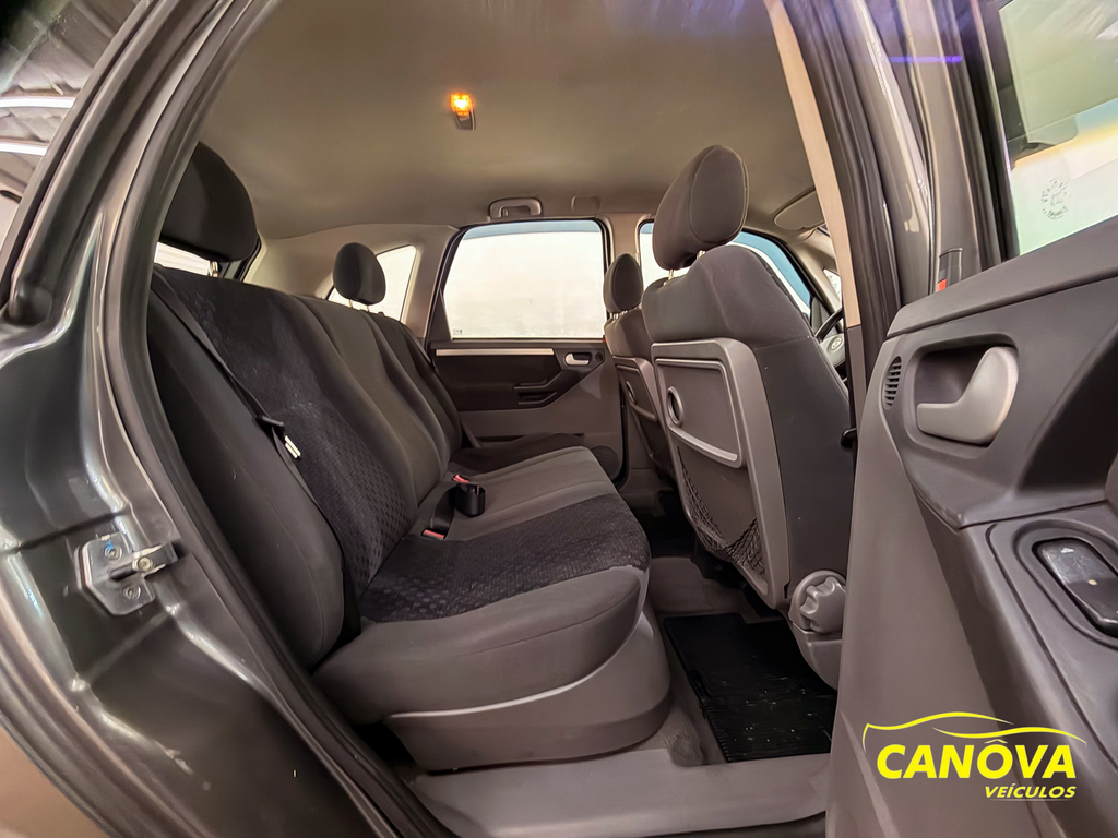 Chevrolet Meriva Cinza