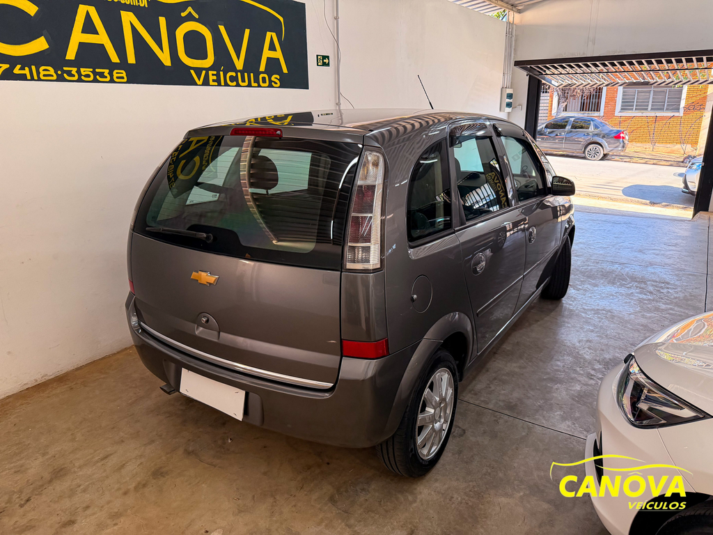 Chevrolet Meriva Cinza