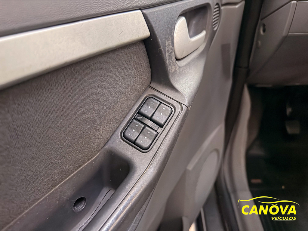 Chevrolet Meriva Cinza