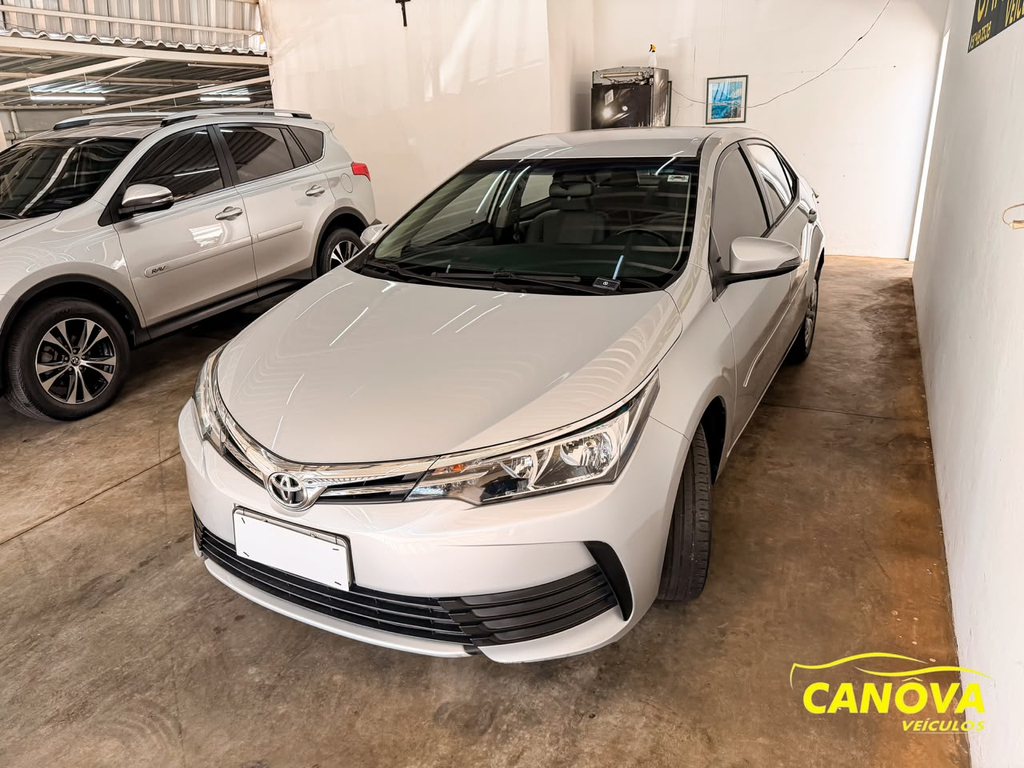 Toyota Corolla Prata