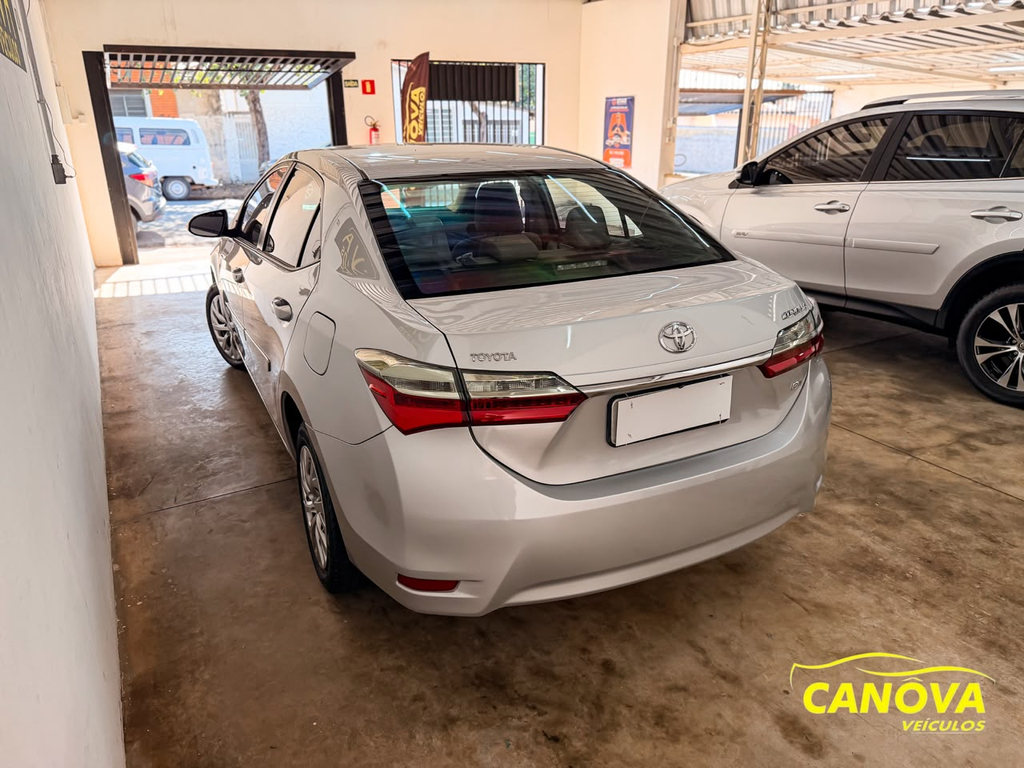 Toyota Corolla Prata