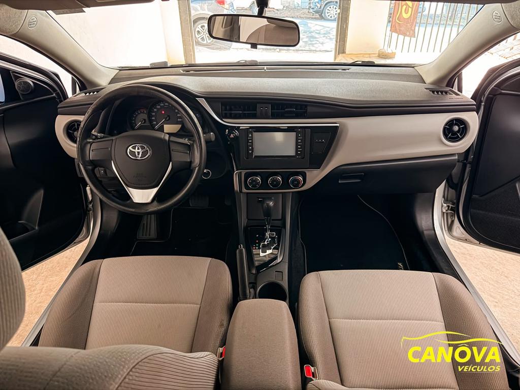 Toyota Corolla Prata