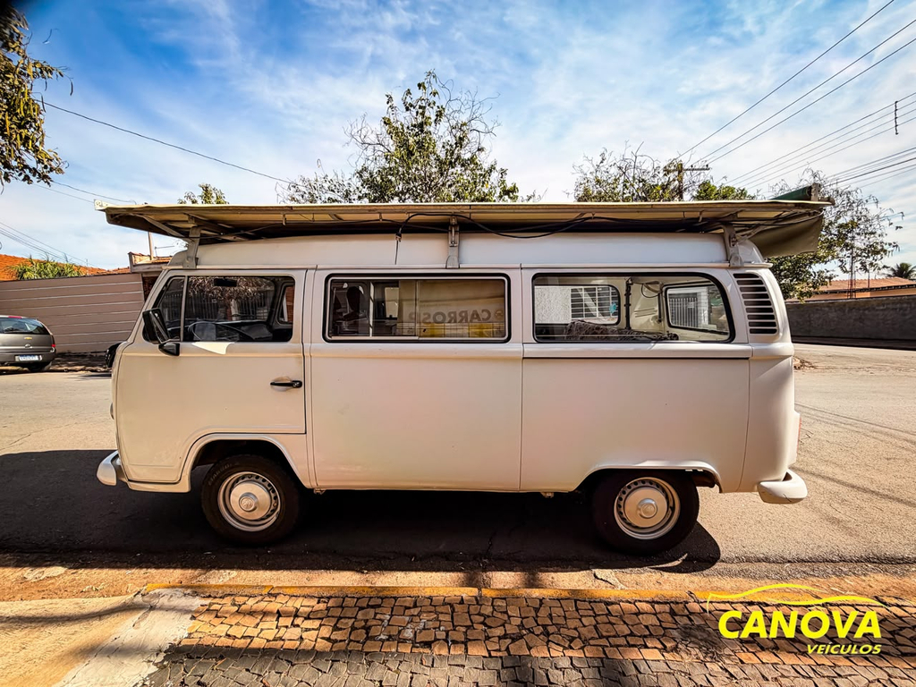 Volkswagen Kombi Branco