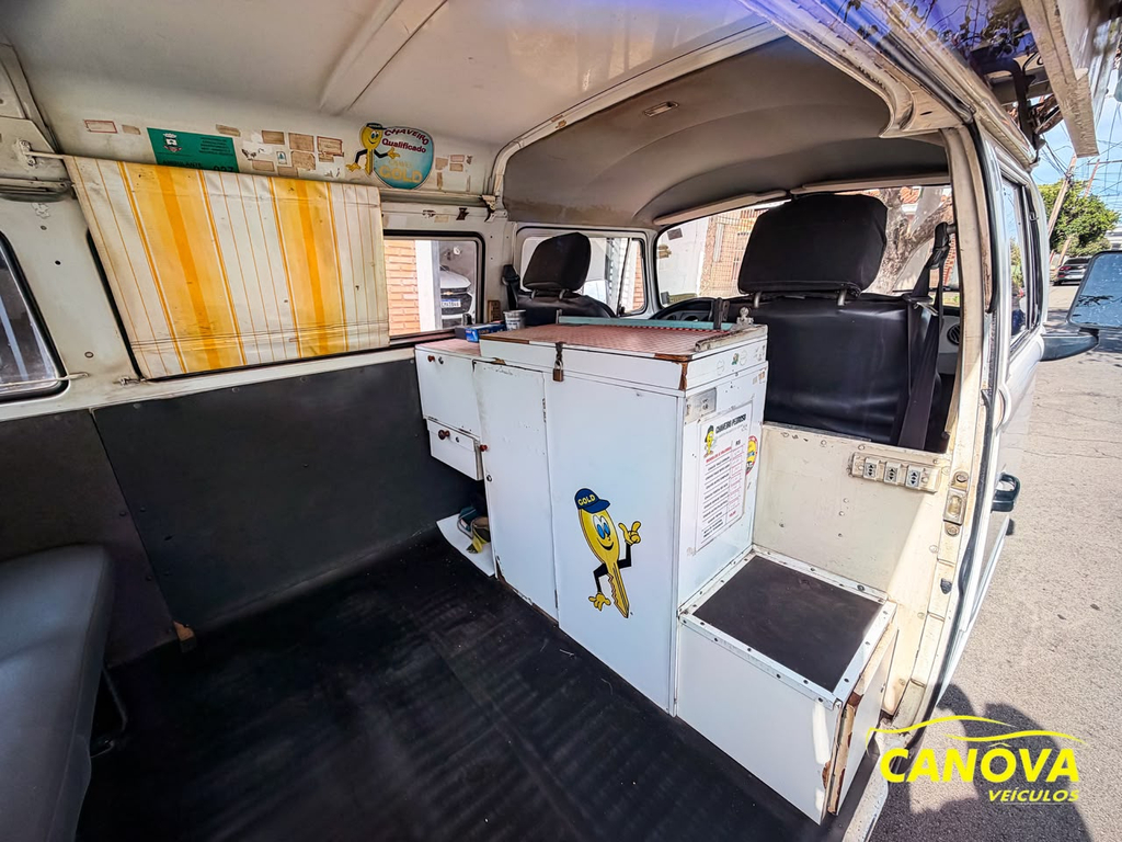 Volkswagen Kombi Branco