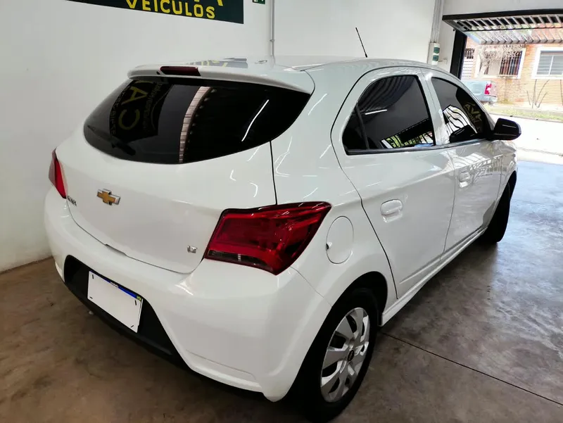 Chevrolet Onix Branco