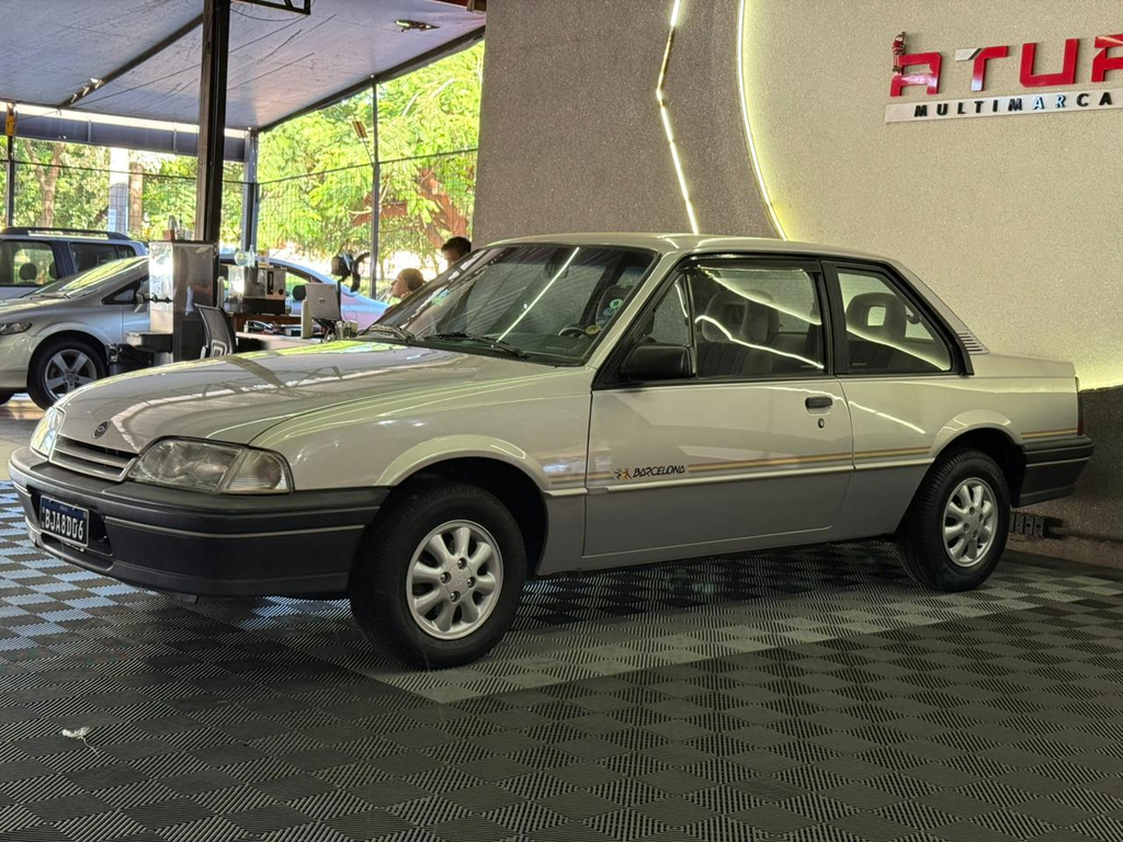 Chevrolet Monza Prata