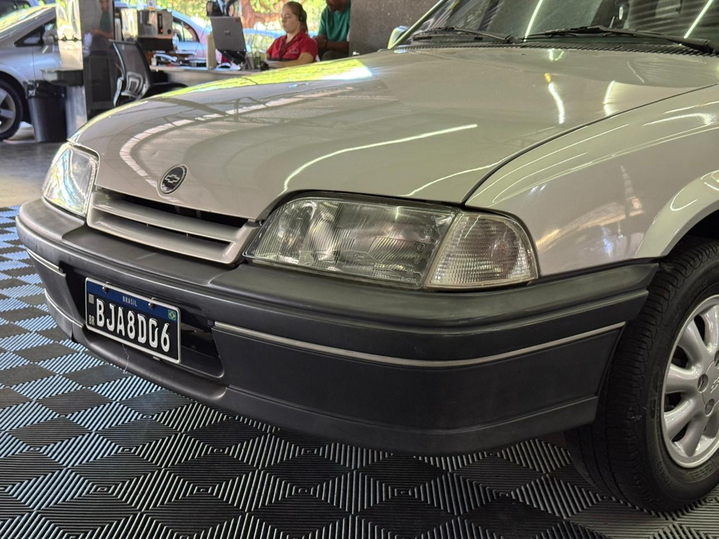 Chevrolet Monza Prata