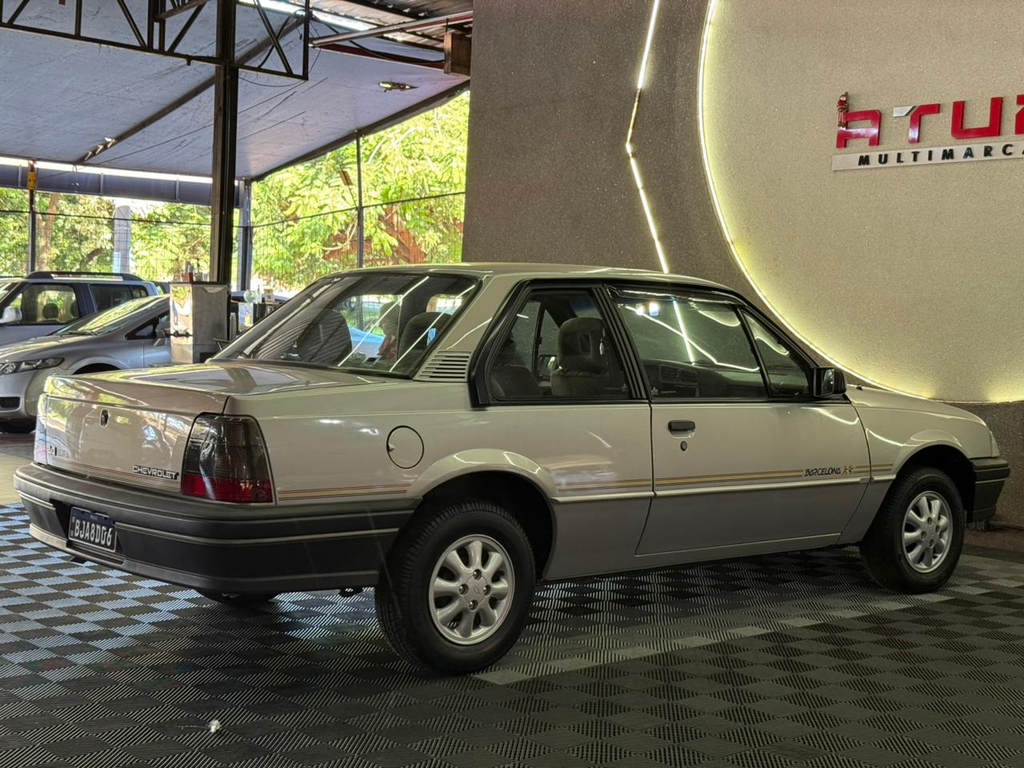 Chevrolet Monza Prata