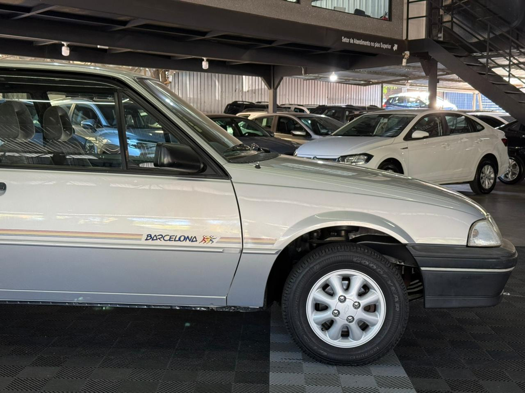 Chevrolet Monza Prata