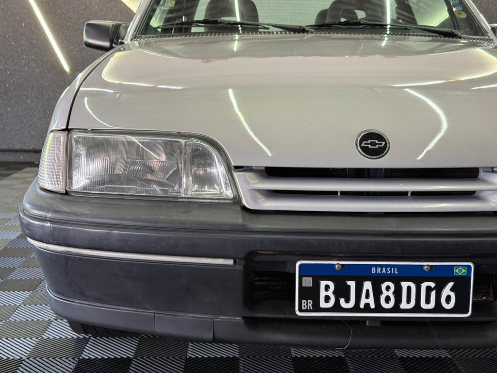 Chevrolet Monza Prata