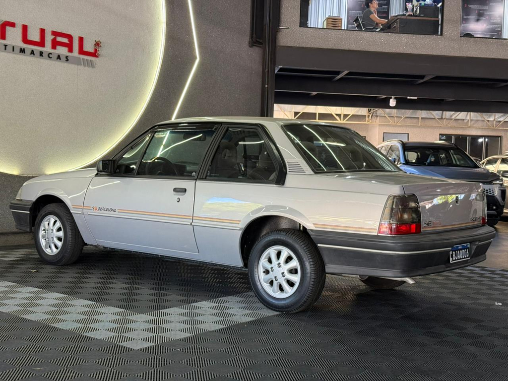 Chevrolet Monza Prata