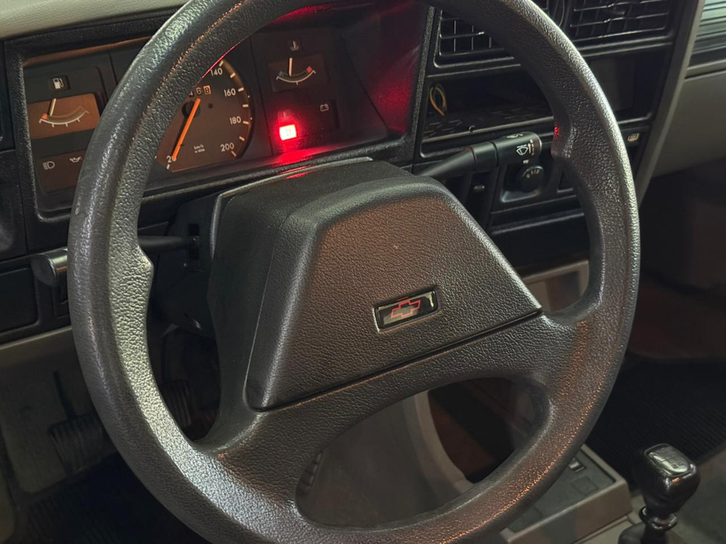 Chevrolet Monza Prata