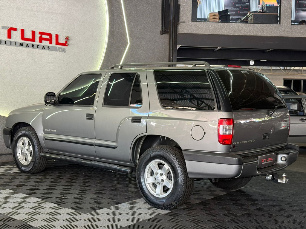 Chevrolet Blazer Cinza