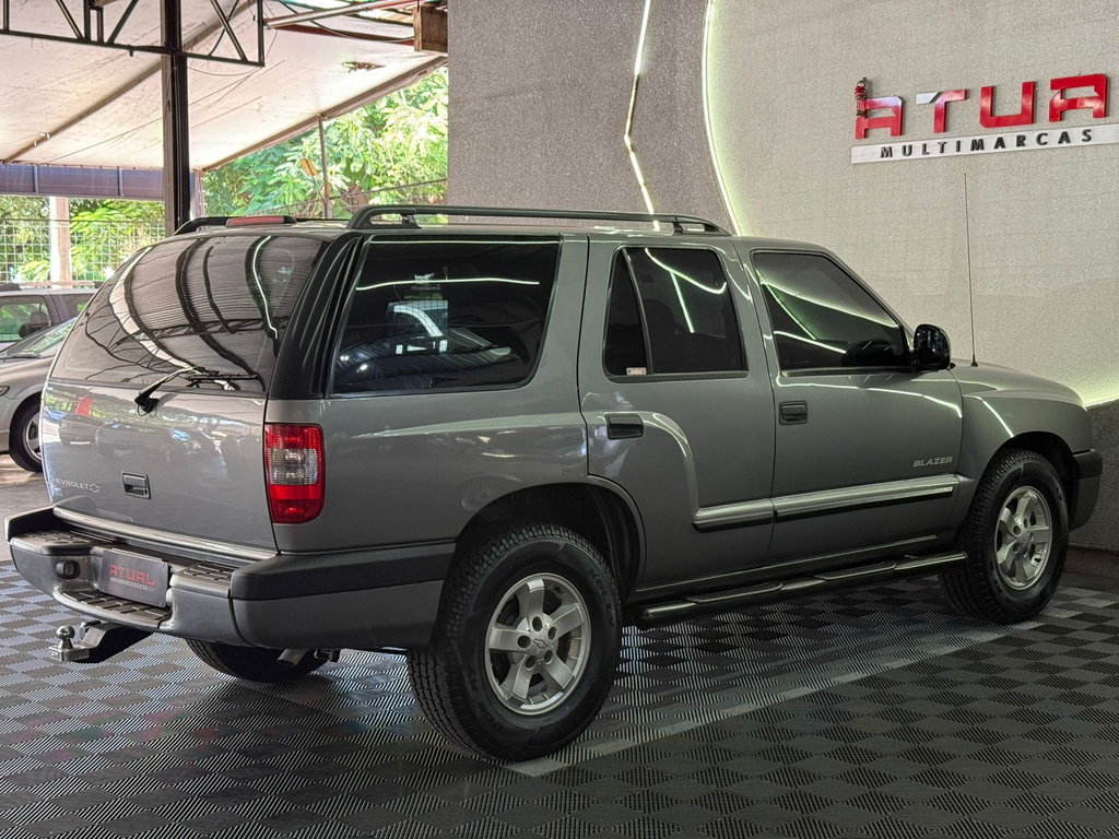 Chevrolet Blazer Cinza