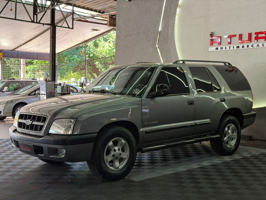Chevrolet Blazer Cinza