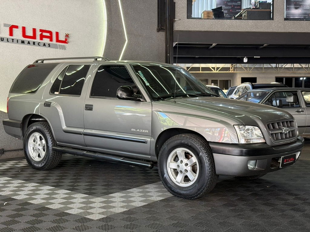 Chevrolet Blazer Cinza