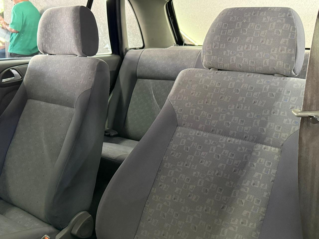 Volkswagen Gol Azul