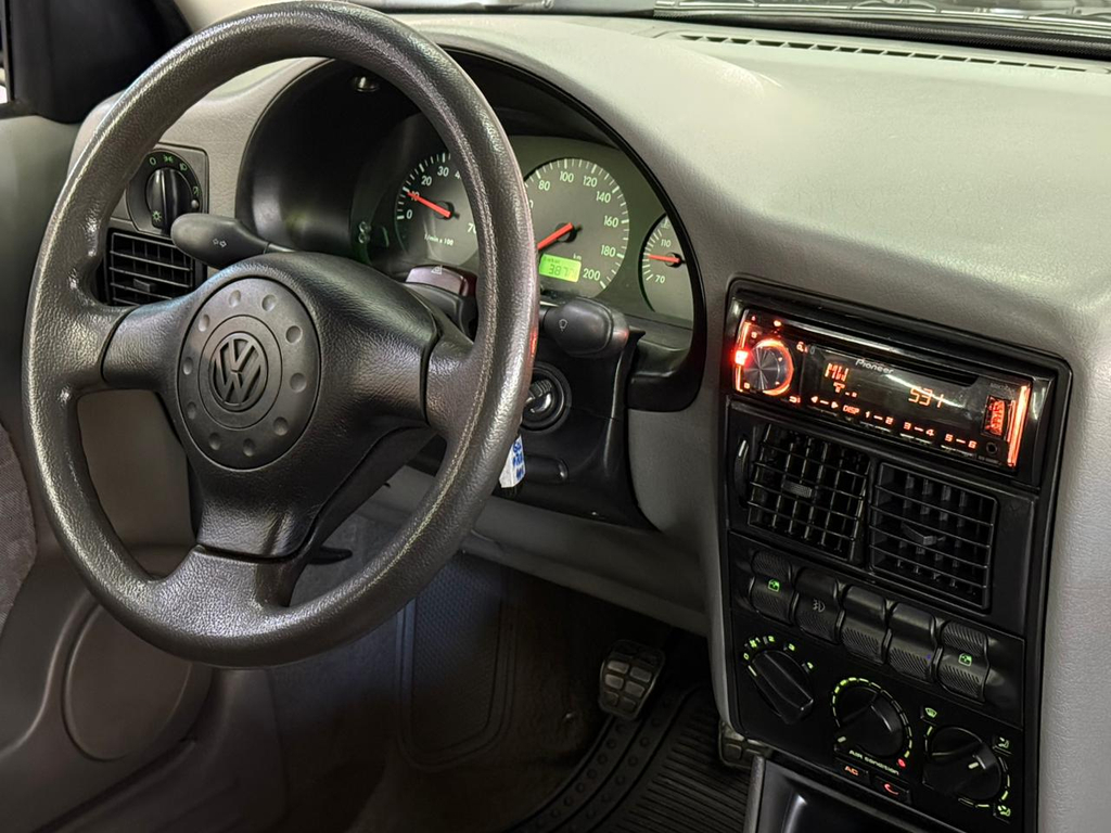 Volkswagen Gol Azul