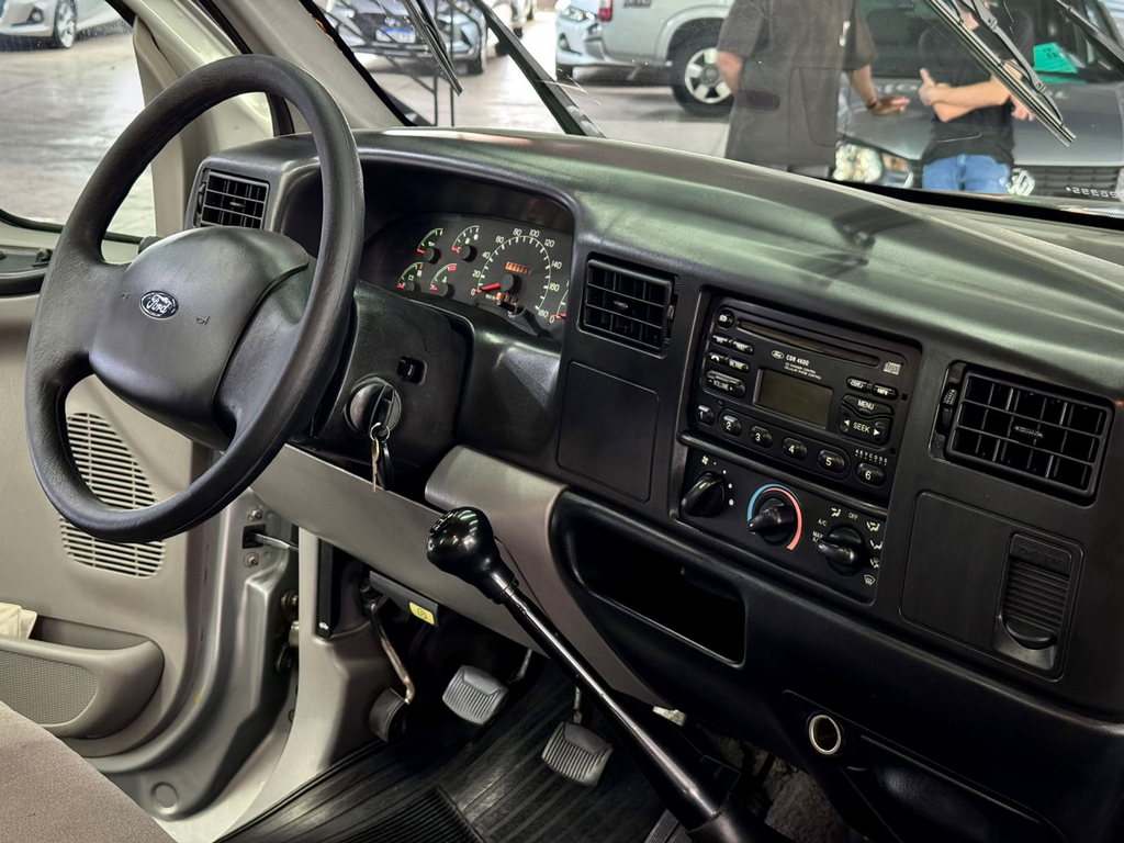 Ford F-250 Prata