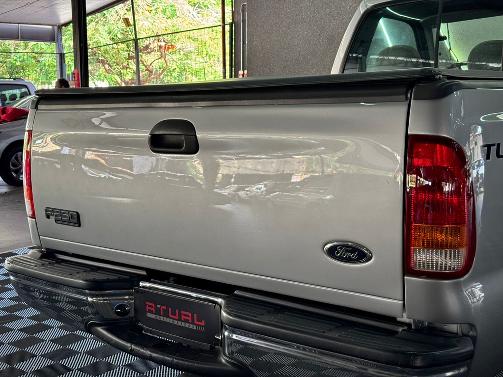 Ford F-250 Prata