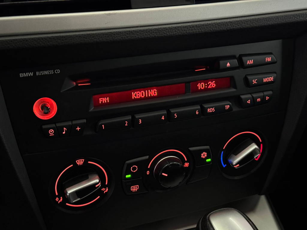 BMW 320i Prata