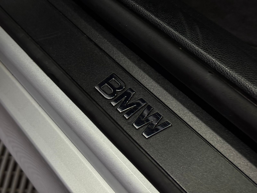 BMW 320i Prata