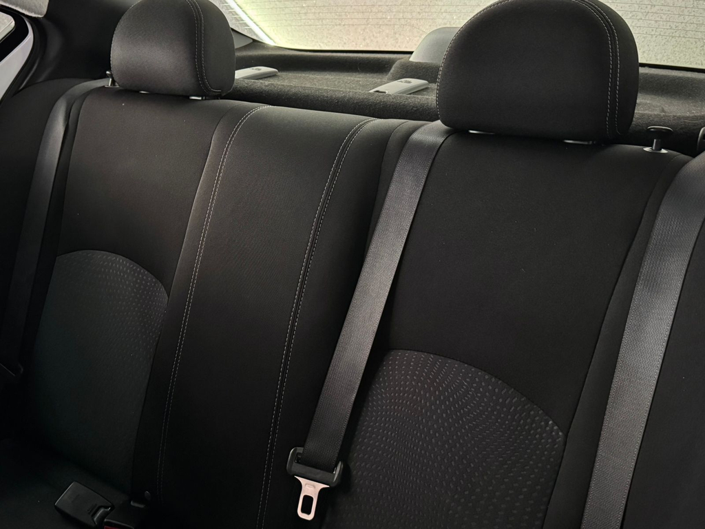Nissan Versa Branco