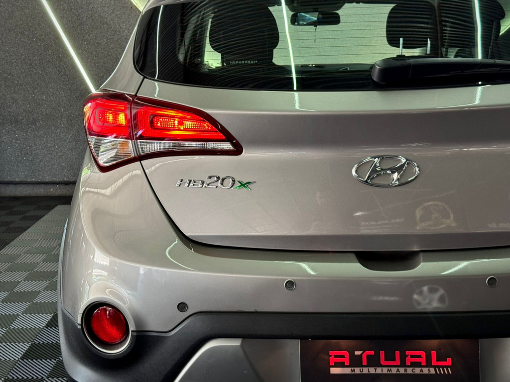 Hyundai HB20X Prata