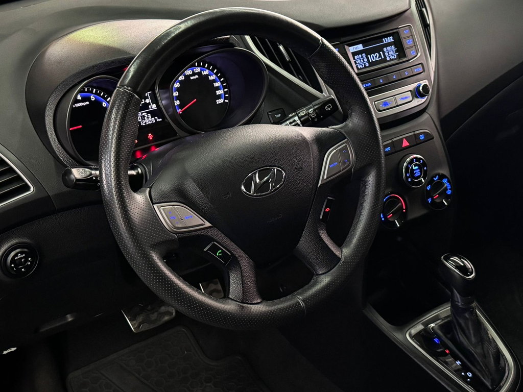 Hyundai HB20X Prata