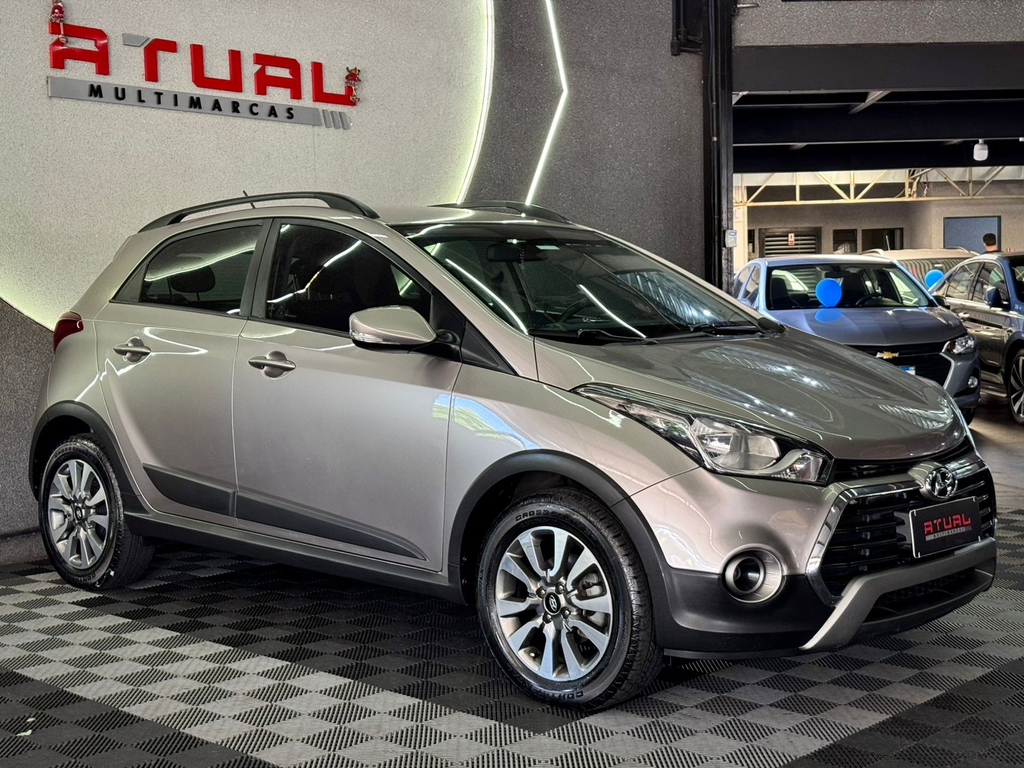 Hyundai HB20X Prata