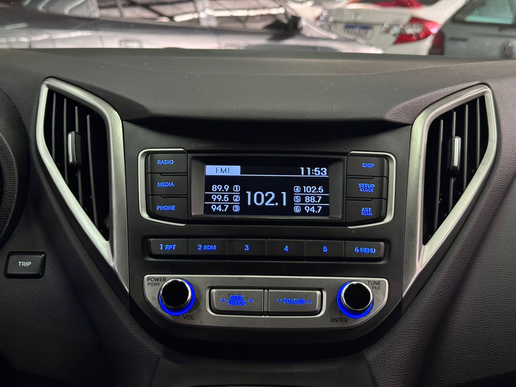 Hyundai HB20X Prata