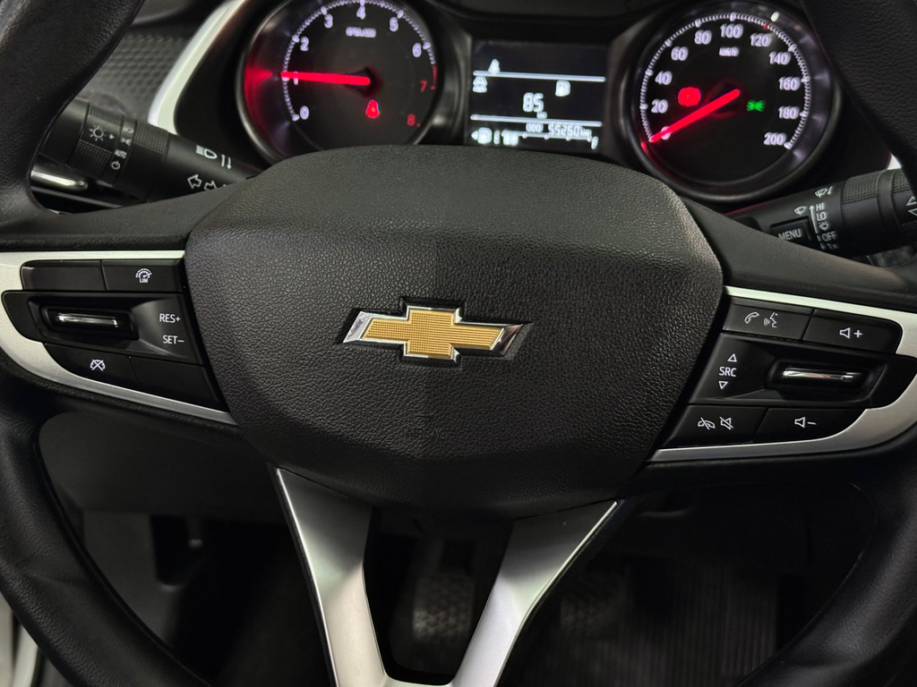 Chevrolet Onix Sedan Prata