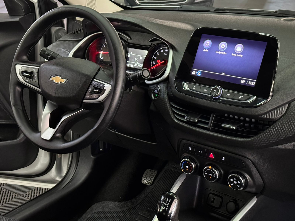 Chevrolet Onix Sedan Prata