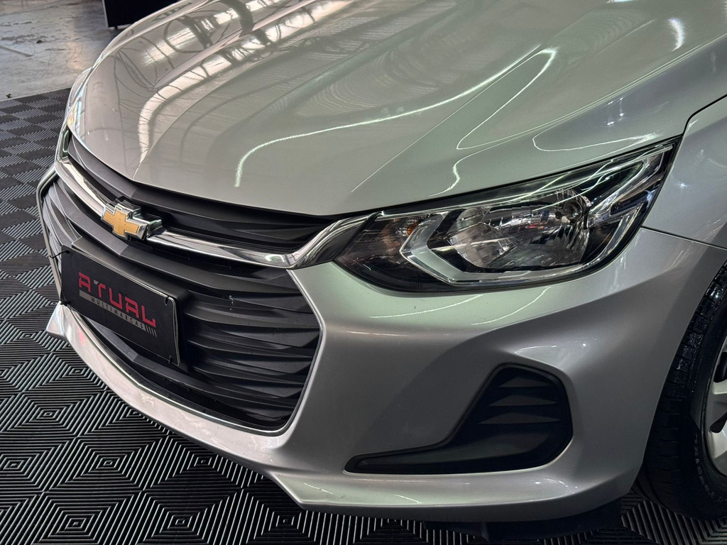 Chevrolet Onix Sedan Prata