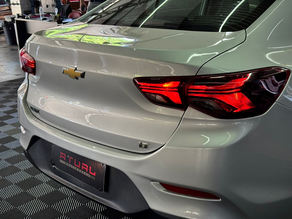Chevrolet Onix Sedan Prata