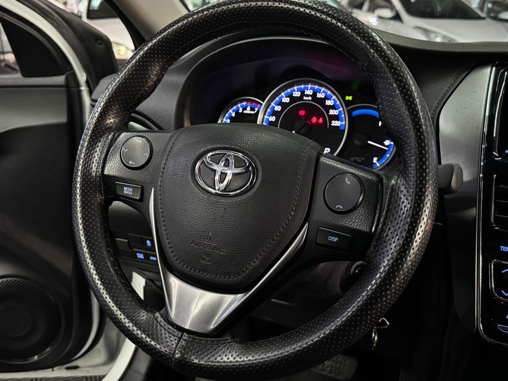Toyota Yaris Sedan Branco