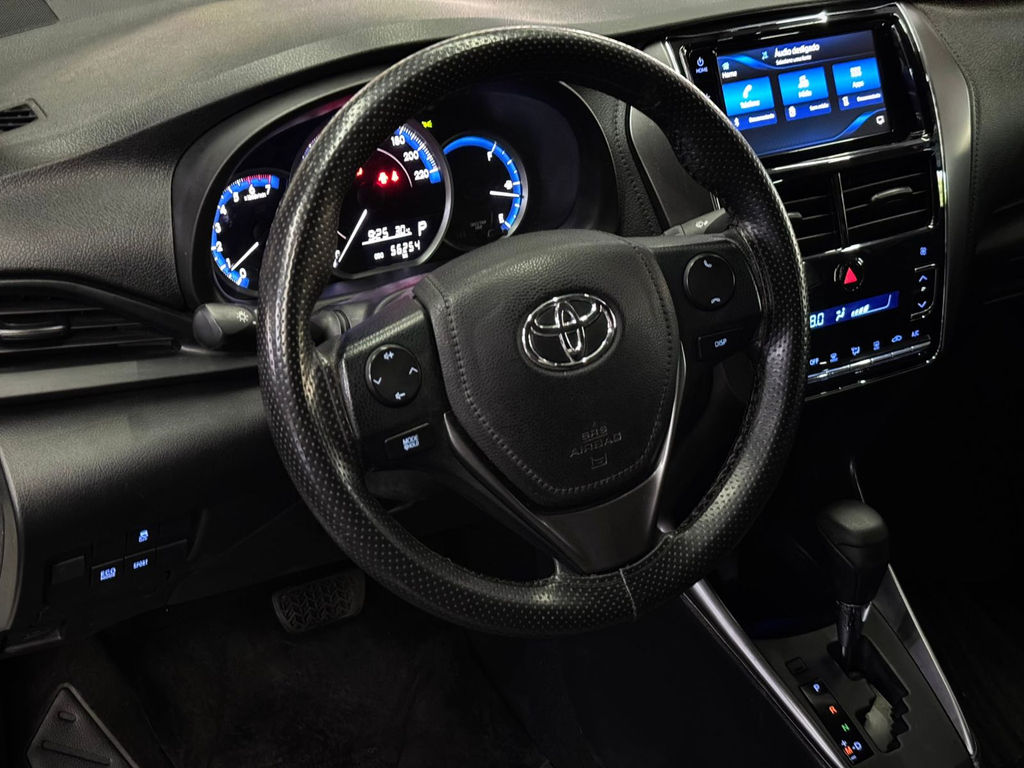 Toyota Yaris Sedan Branco