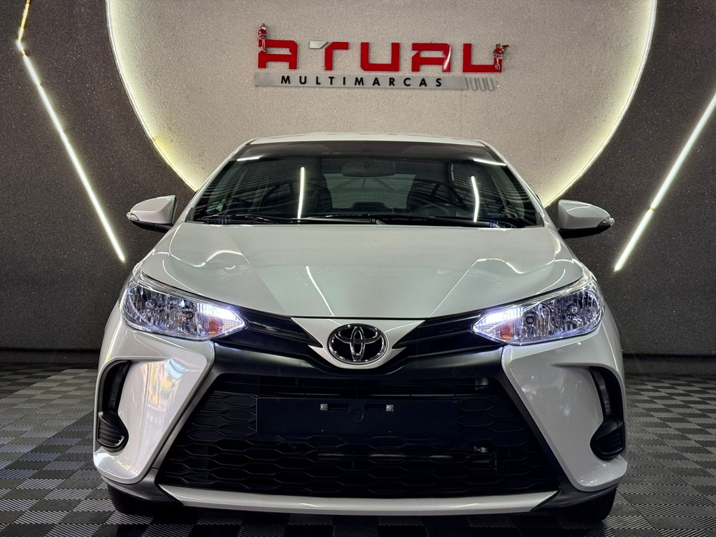 Toyota Yaris Sedan Branco