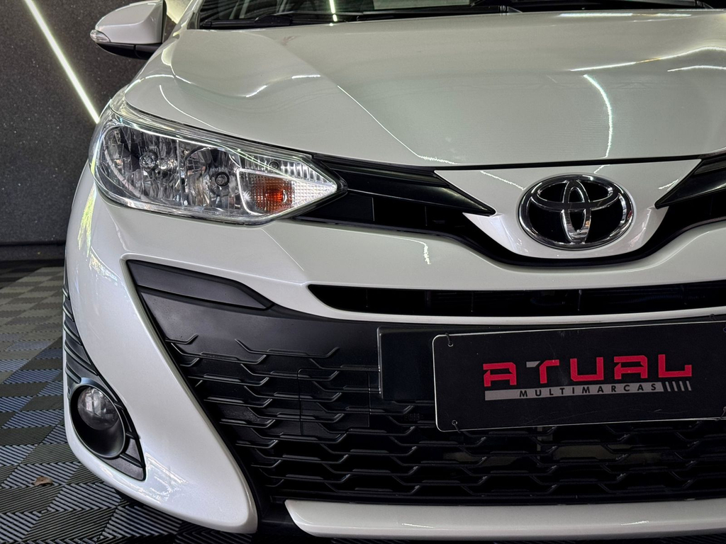 Toyota Yaris Hatch Branco