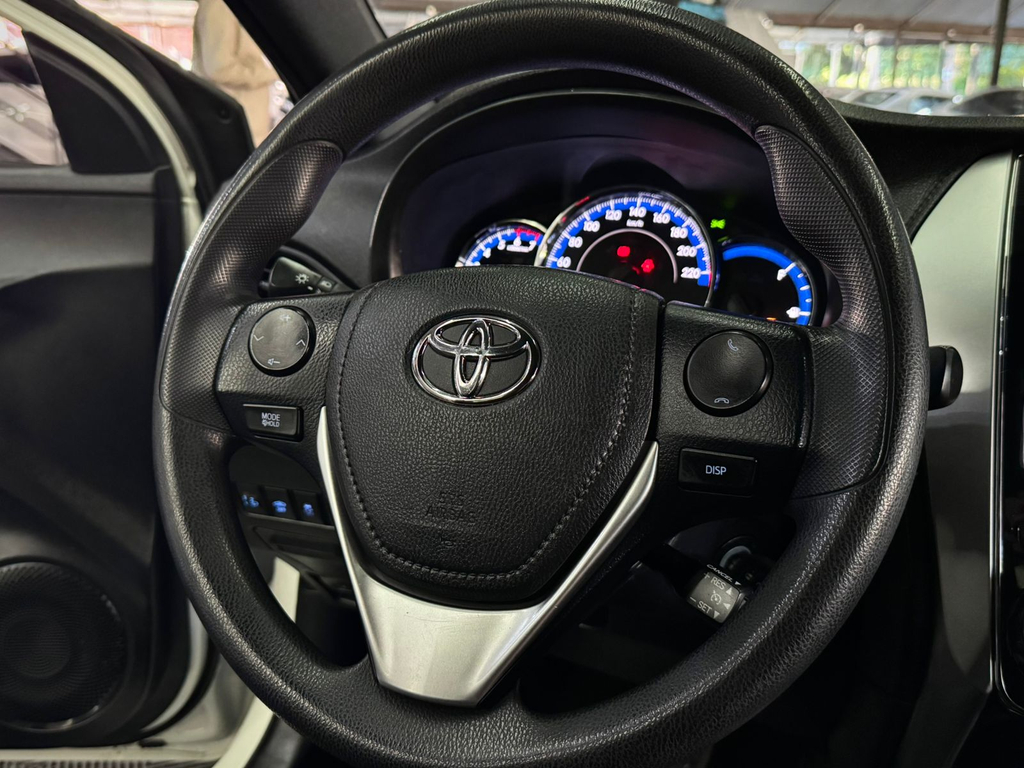 Toyota Yaris Hatch Branco